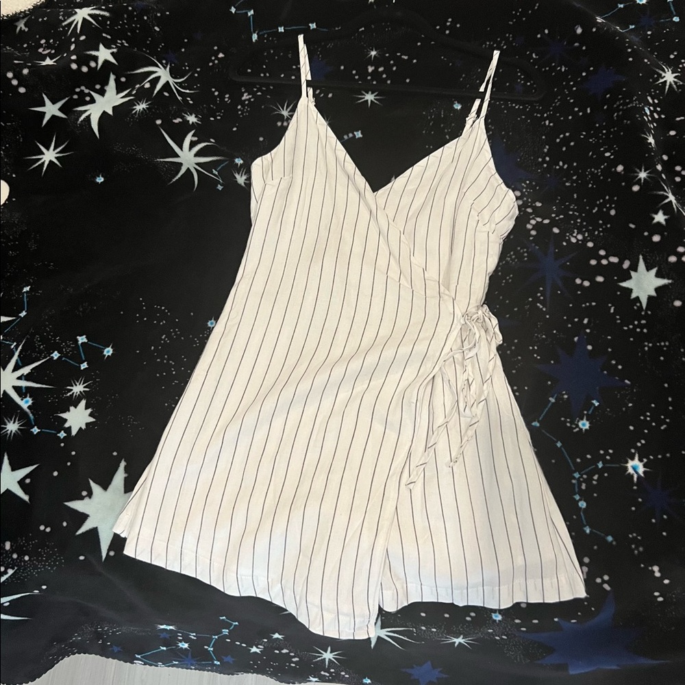 NWOT lulus romper skort - Picture 2 of 7